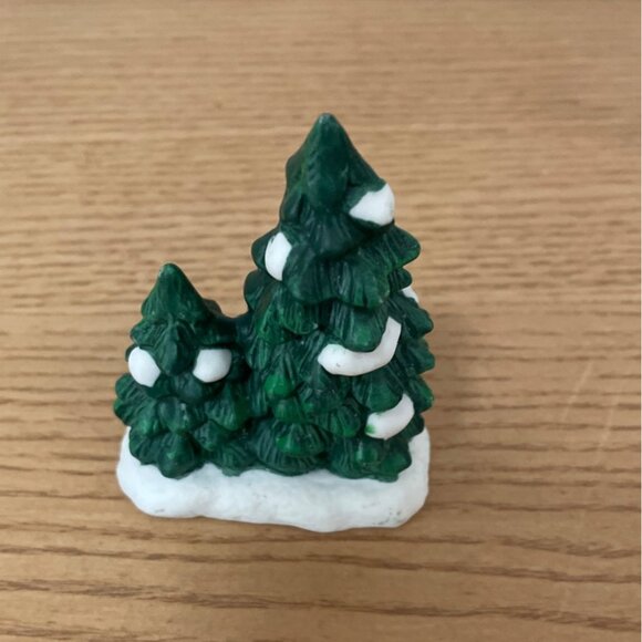 Vintage Christmas Village Accessories Trees and Lamp Posts Hand Painted Ceramic - Picture 2 of 6